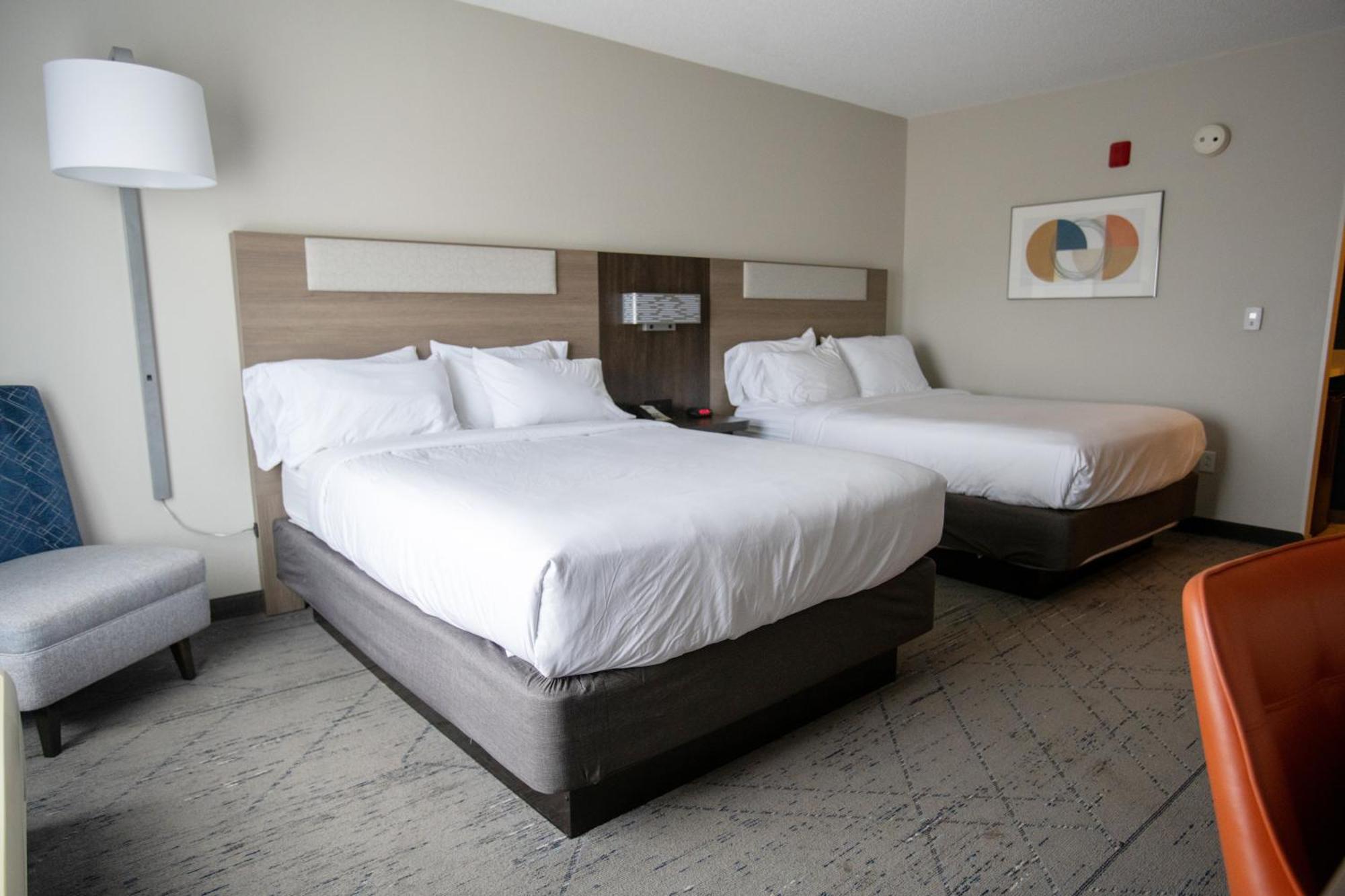 Holiday Inn Express Pembroke By Ihg Luaran gambar