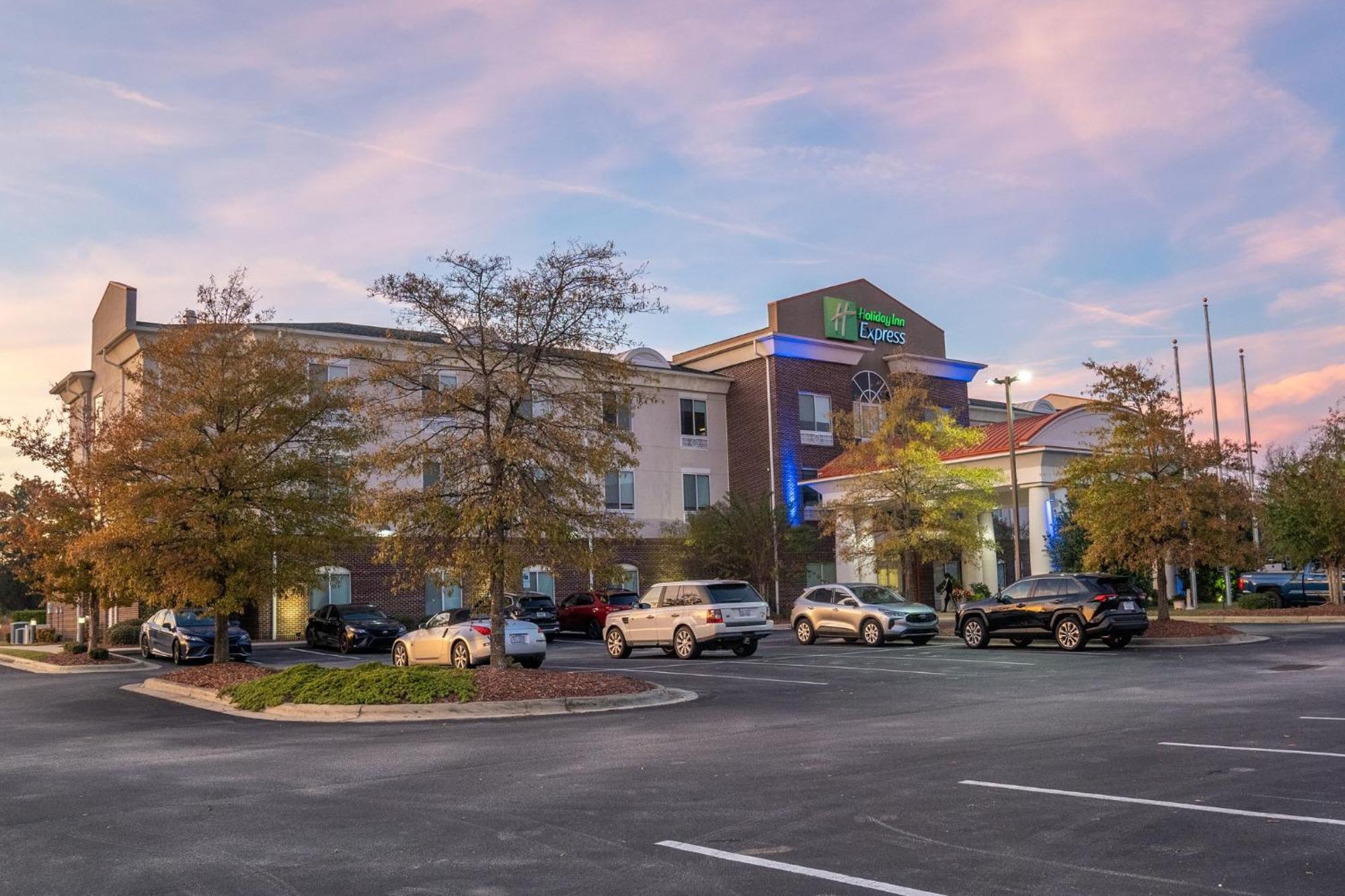 Holiday Inn Express Pembroke By Ihg Luaran gambar